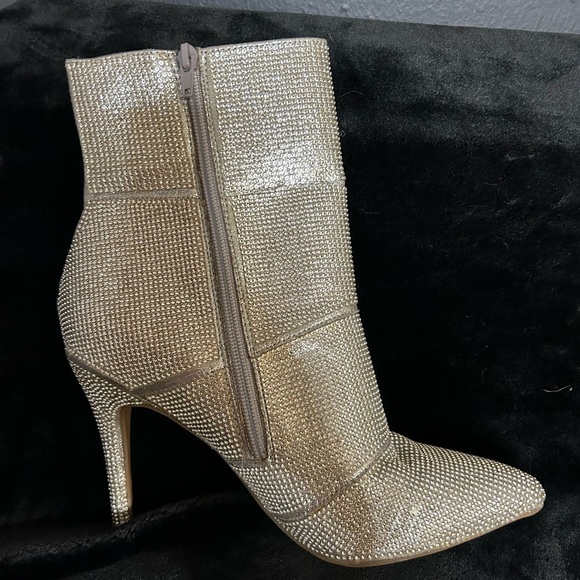 NEW Andiamo ATrendy Silver Rhinestone Side Zip Boots 4” Heel Size 9 - Picture 6 of 7